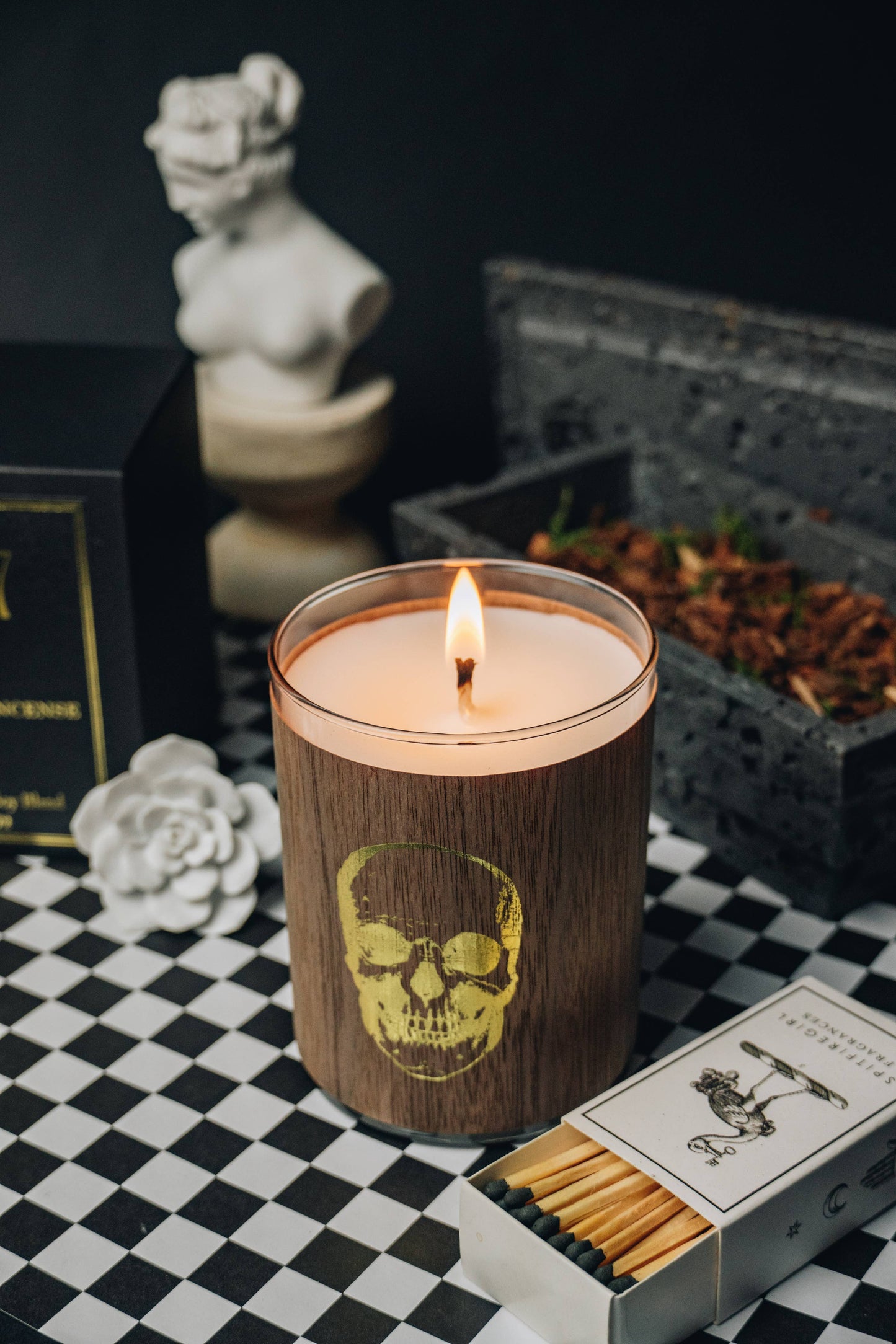 No 17 Gold Skull Frankincense Candle