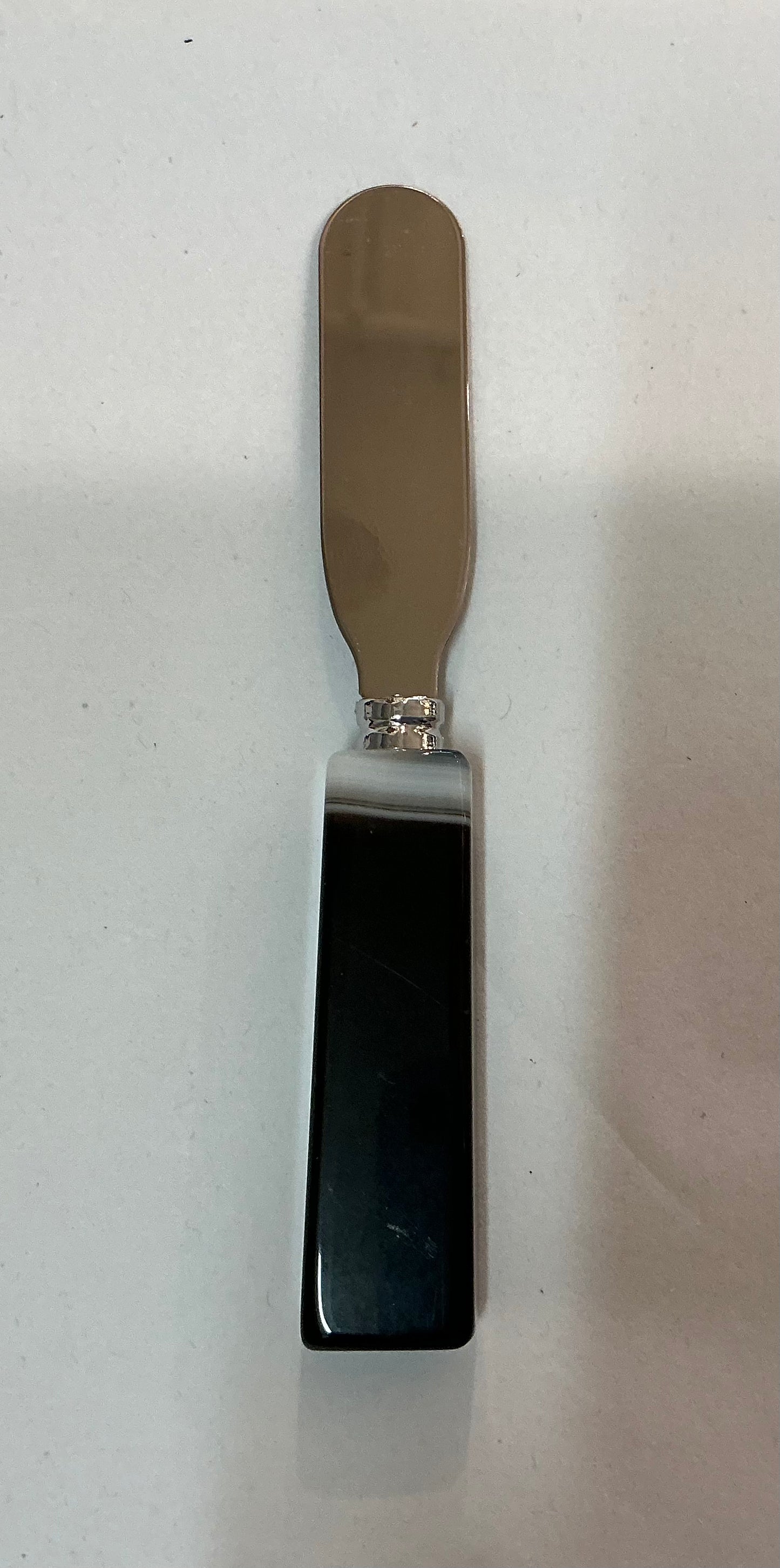 Medium Agate Cheese Spreader - Natural Stone Trim