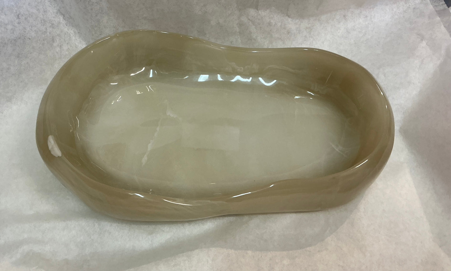 Noemi Organic Dish - Handmade Resin Catchall