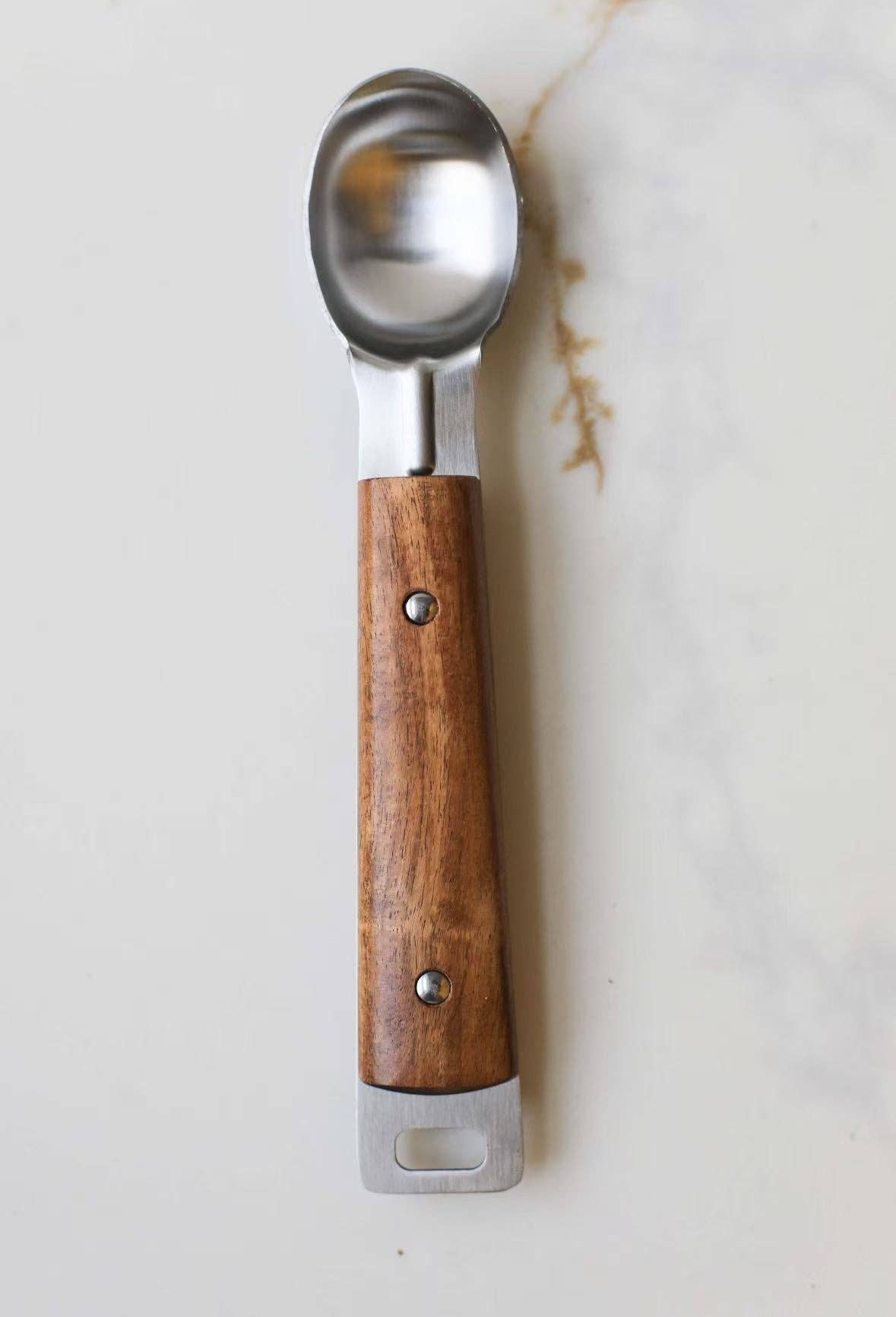 Vintage-Inspired Ice Cream Scoop