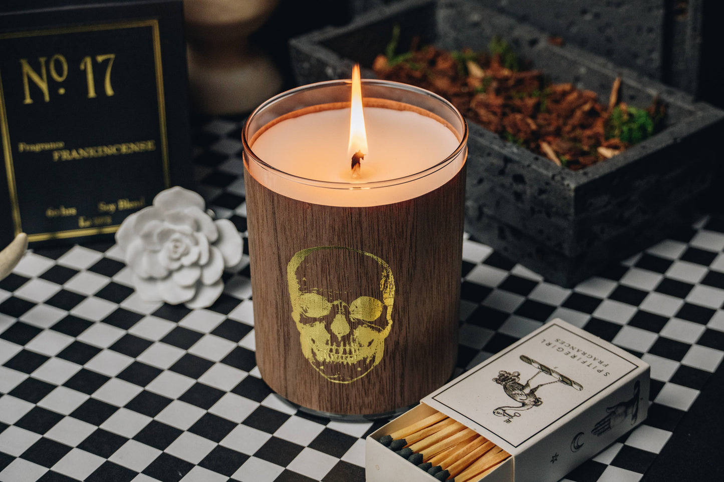 No 17 Gold Skull Frankincense Candle
