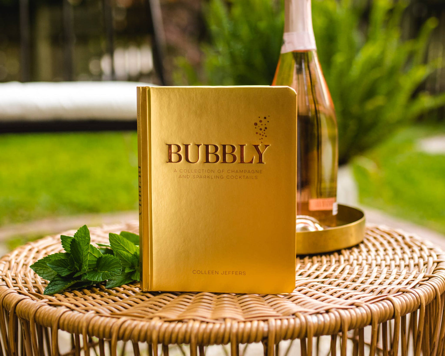 Bubbly: A Collection of Champagne and Sparkling Cocktails (Best Seller)
