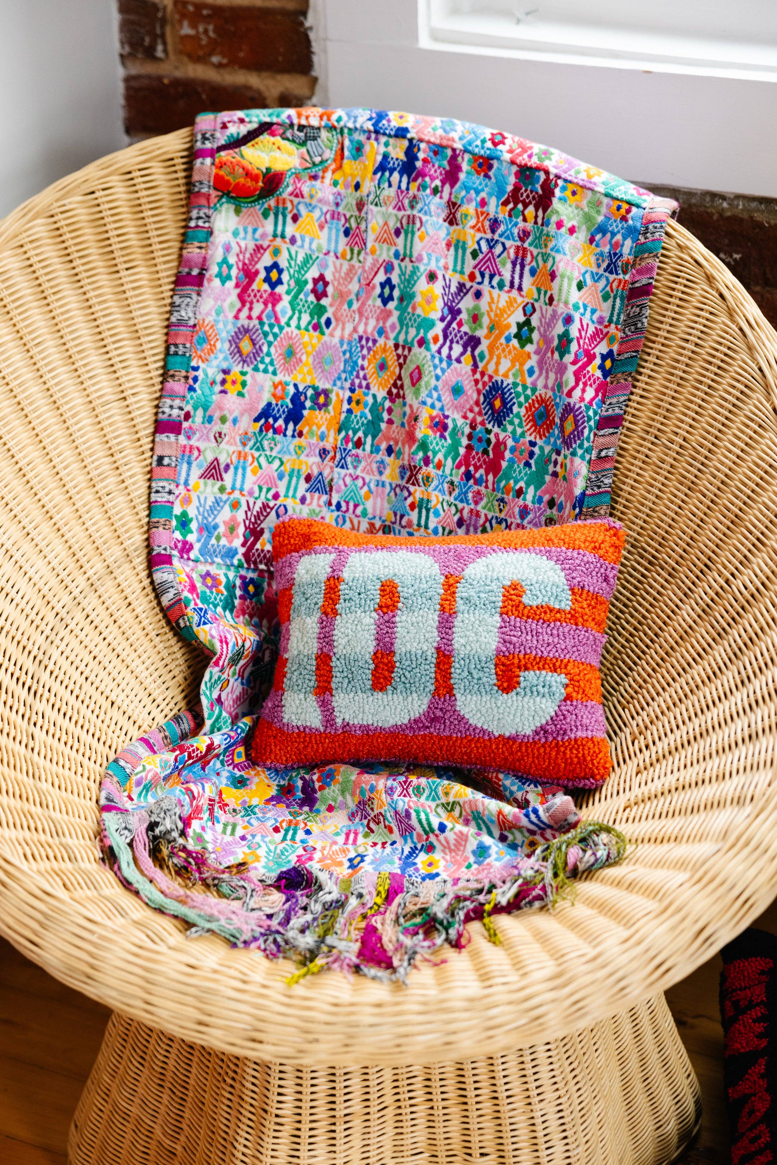 IDC Hook Pillow - Thumbnail 4