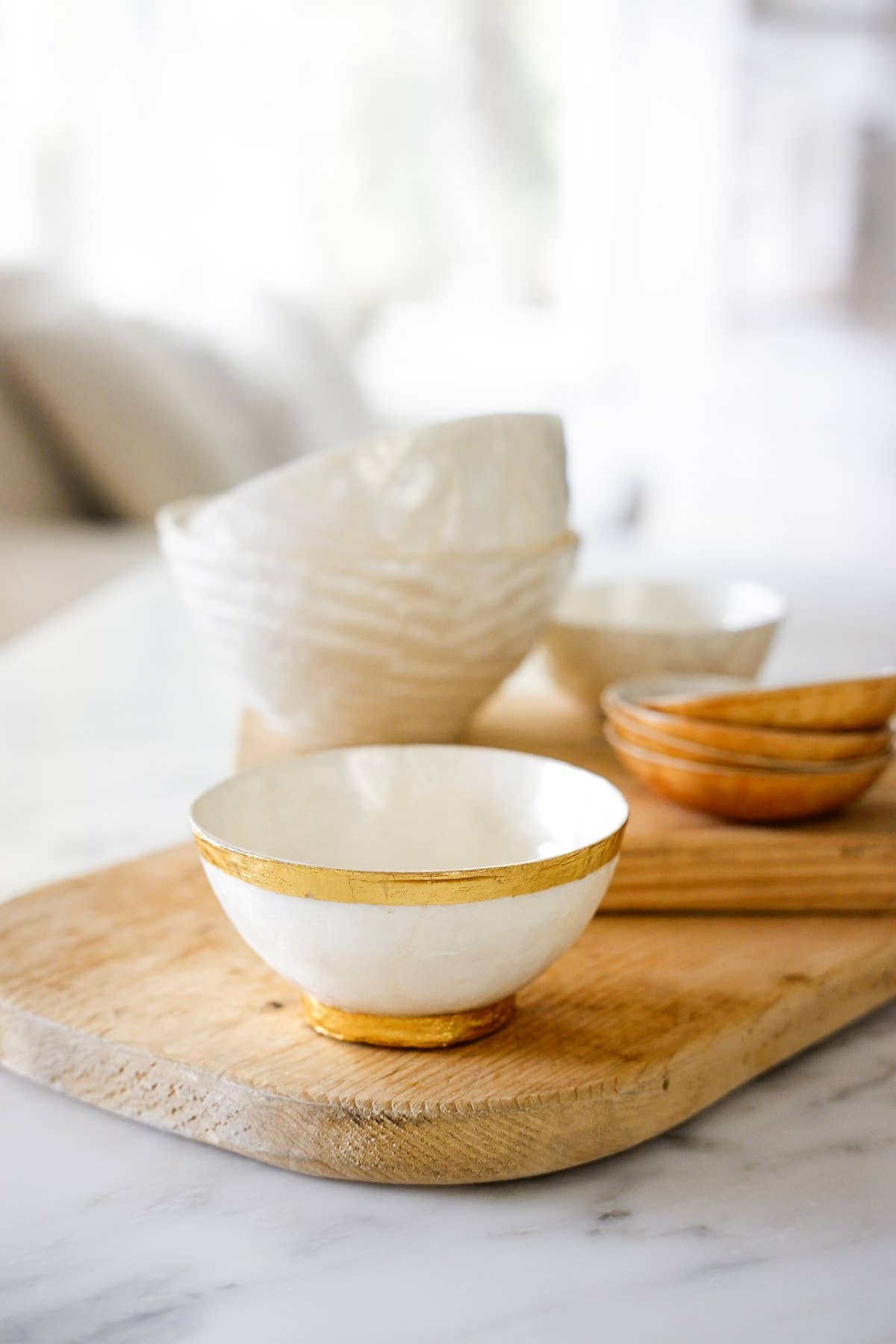 4" Round Capiz Bowl w/Gold Trim (Nat/Gold)
