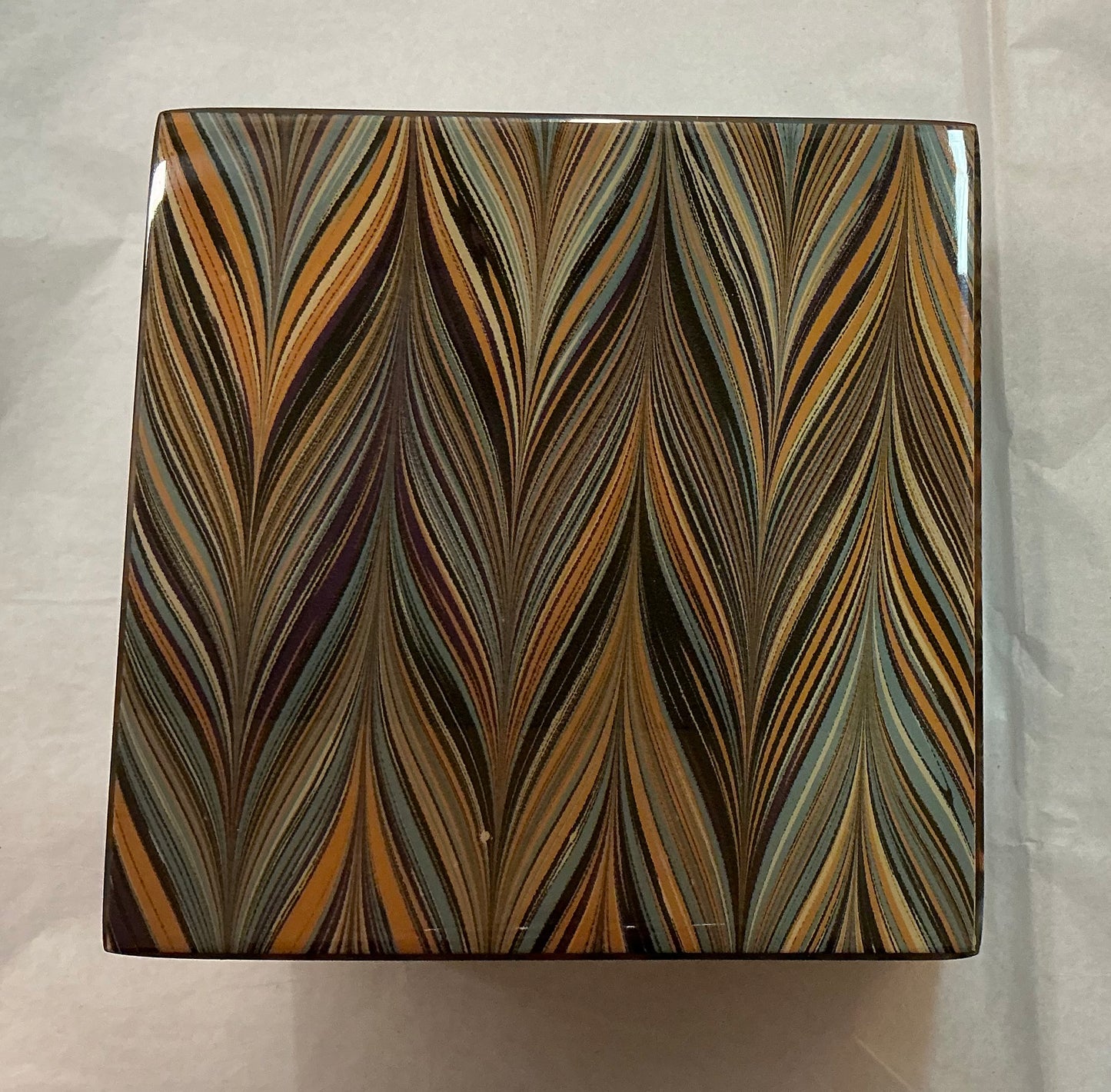 Zigzag Lacquered Square Box