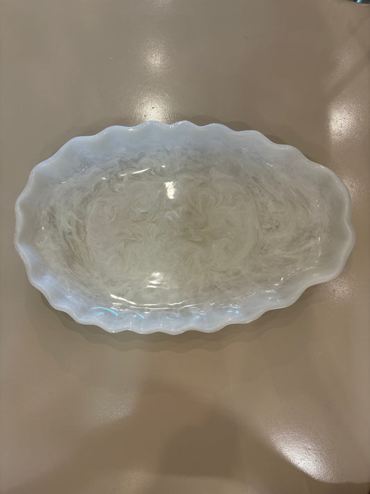 Jumbo Scalloped Acrylic/Resin Tray