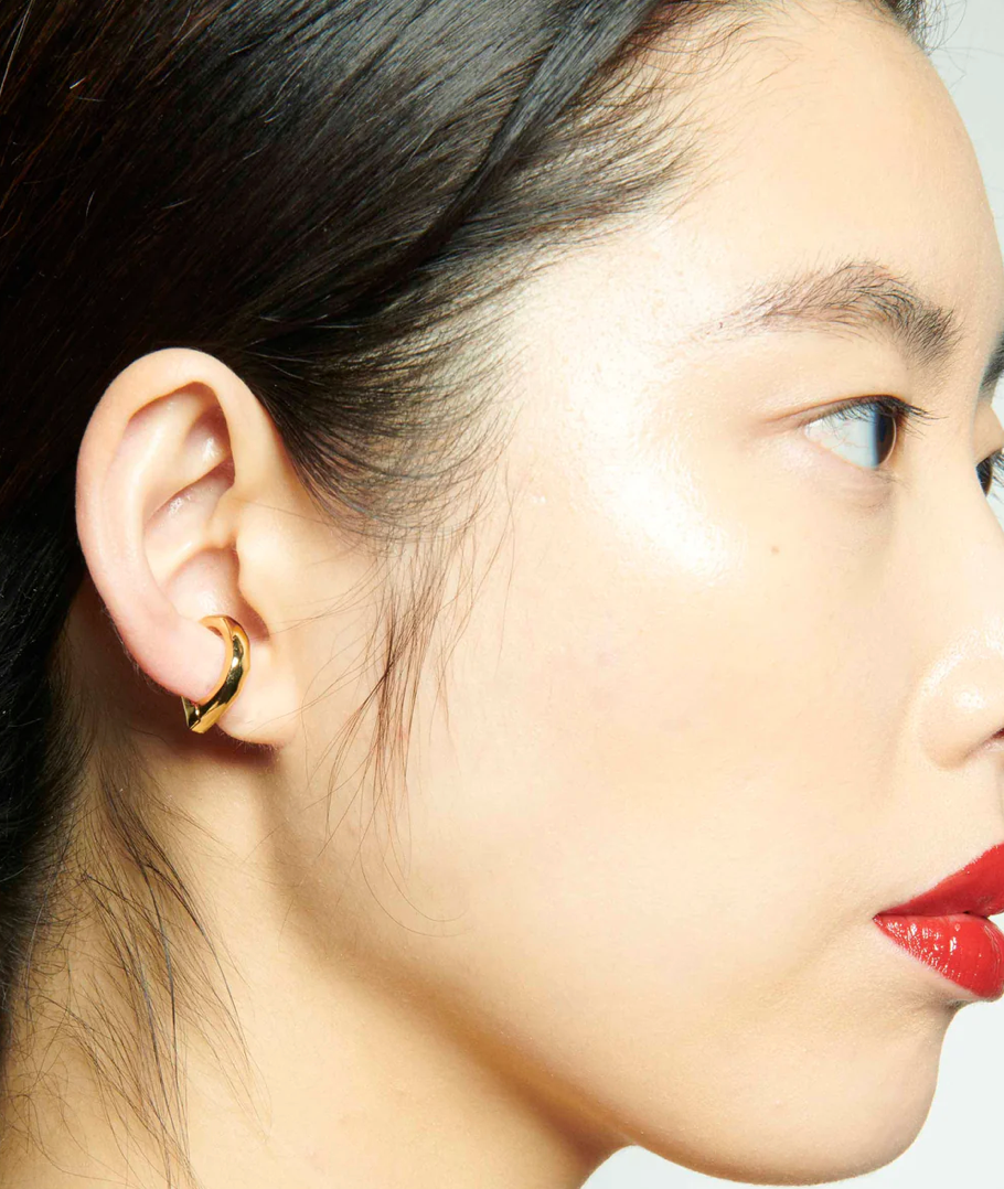 Dara Ear Cuff in 10K Shiny Gold