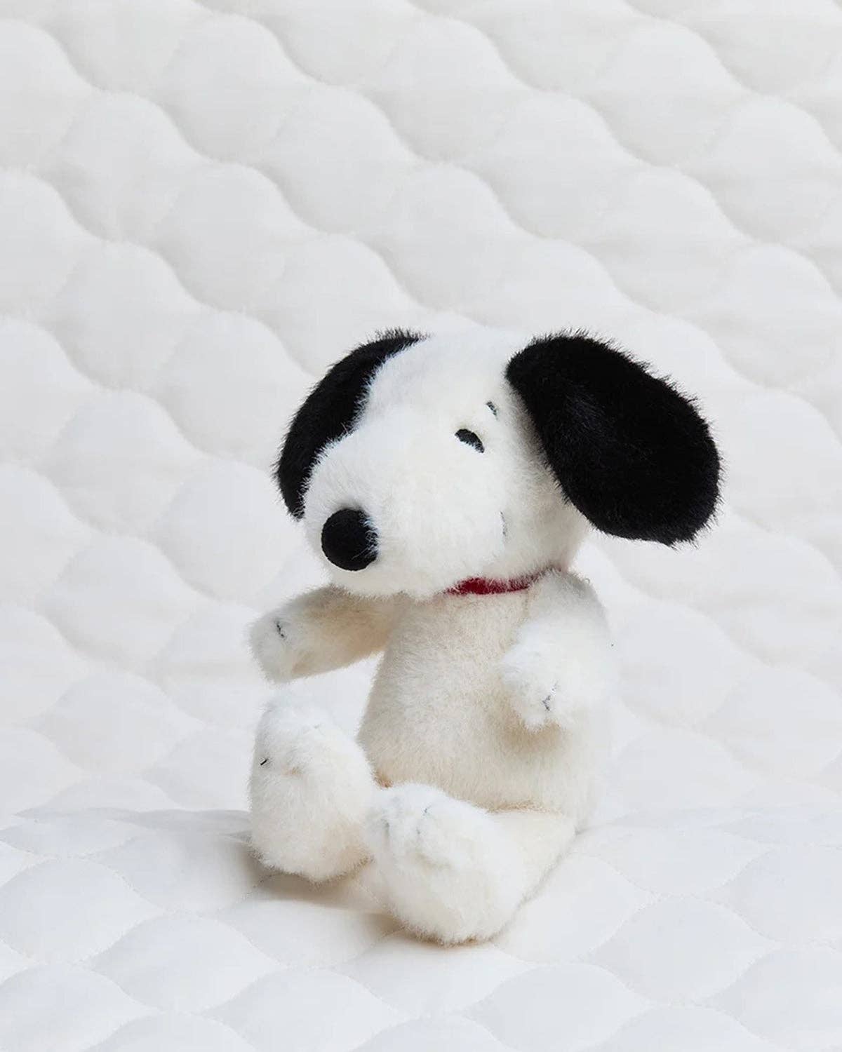 Plush PEANUTS SNOOPY  Fuzzy Cream 7"