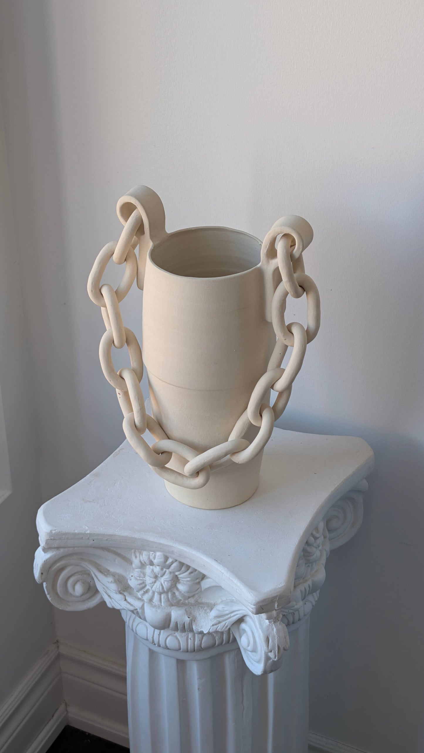 Handmade ceramic chain vase | White contemporary vase